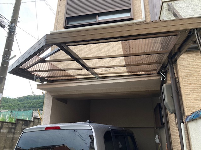 東大阪市台風の被害により波板が飛んでしまった事例・現調・修理工事